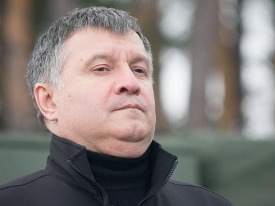 Аваков получил зарплату 466 тыс. грн, и держит дома наличкой более миллиона