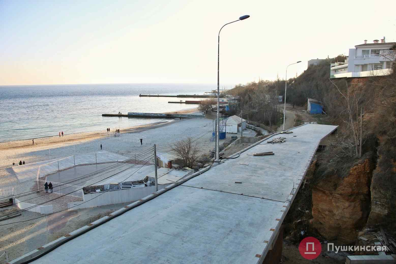Эстакада на Трассе здоровья: сейчас работы идут в районе 10-й Фонтана. Фоторепортаж