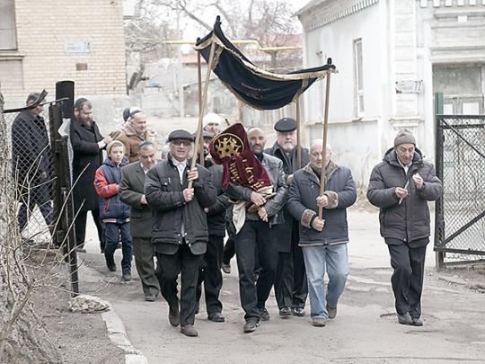 Еврейская святыня прибыла в Мелитополь спустя 100 с лишним лет (фото)