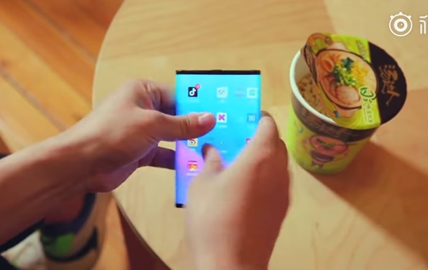 Гибкий смартфон от Xiaomi показали в новом видео