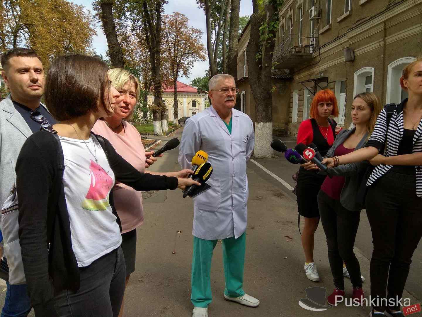 Главврач Еврейской больницы: один из пострадавших в ДТП на Фонтане находится в крайне тяжёлом состоянии, а водителя «BMW» утром выписали