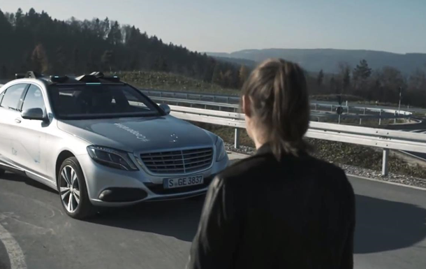 Mercedes научила автомобиль общаться с людьми