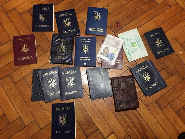 На Донетчине СБУ задержала пособницу террористов, изготовлявшую фальшивые документы (фото)