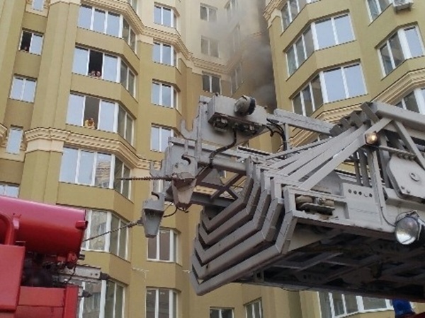 На Киевщине были эвакуированы 70 человек из-за пожара в многоэтажке