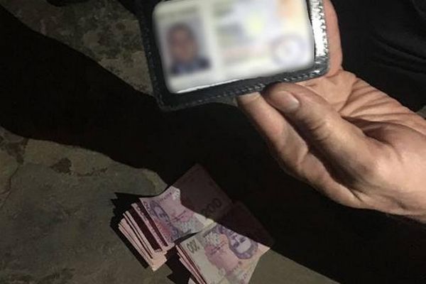 На Николаевщине участковый инспектор полиции изготавливал и продавал амфетамины (фото)