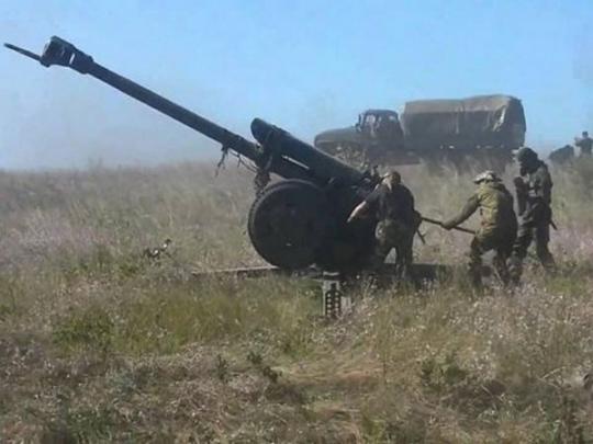 Оккупанты на Донбассе бьют из танков и тяжелой артиллерии