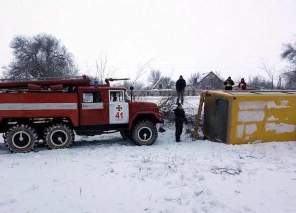 Под Кривым Рогом перевернулся автобус с 10 пассажирами