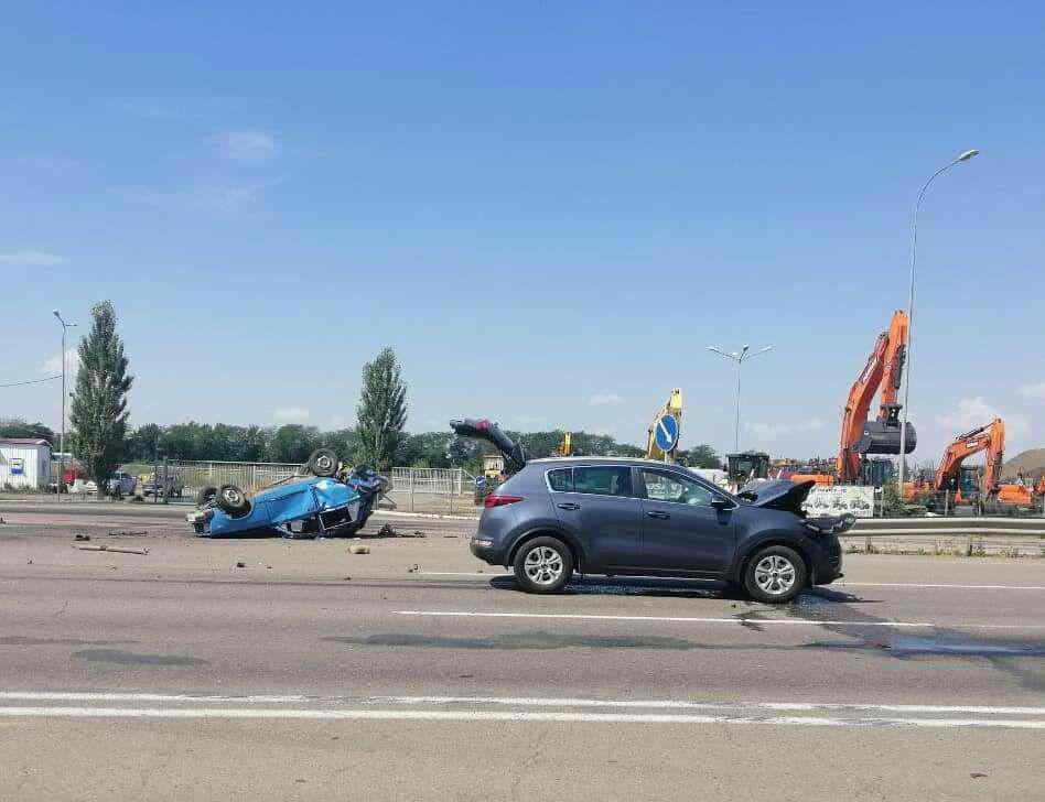 Под Одессой на Киевской трассе перевернулись «Жигули»