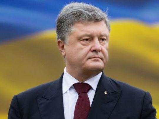 Порошенко поздравил украинцев с Крещением Господним (фото)