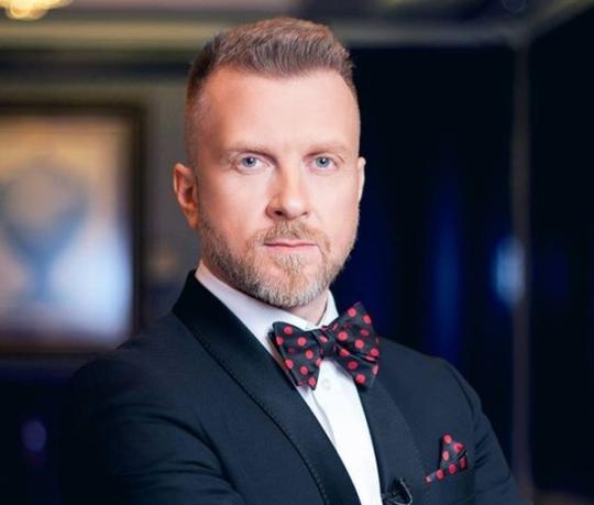 Шоумен Антин Мухарский покинул Украину