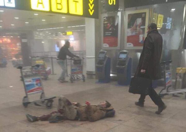 В аэропорту и метро Брюсселя прогремели взрывы (обновлено, фото, видео )