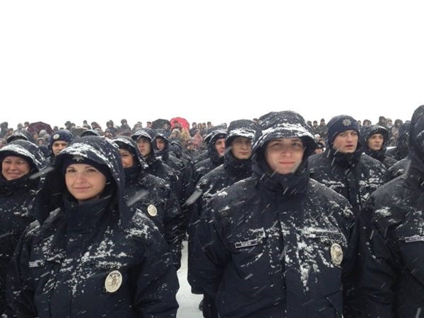 В Днепропетровске принесли присягу патрульные полицейские (фото)
