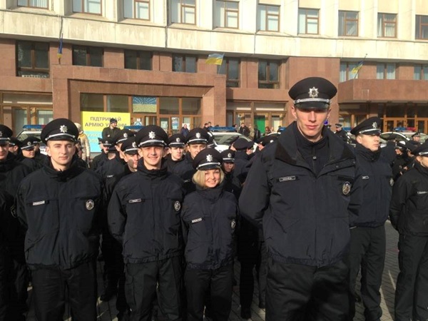 В Ивано-Франковске стартовала патрульная полиция (фото)