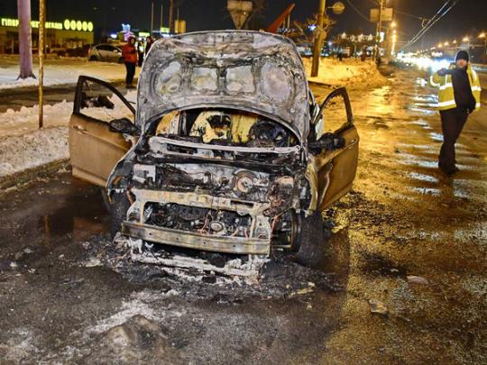 В Киеве возле ТРЦ «Блокбастер» сгорел Hyundai