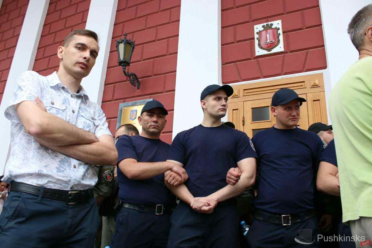 В Одессе назревает скандал: попасть на сессию горсовета будет сложнее, а «смутьянов» смогут законно выгонять из зала