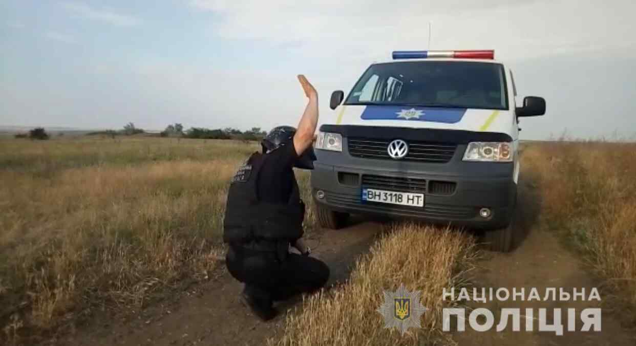 В озере под Одессой рыбак нашел противотанковую гранату. Фото