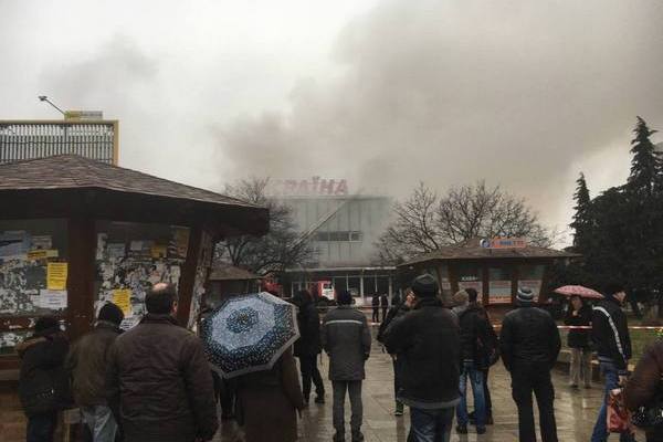 В Ужгороде загорелся старейший универмаг города (фото, видео)