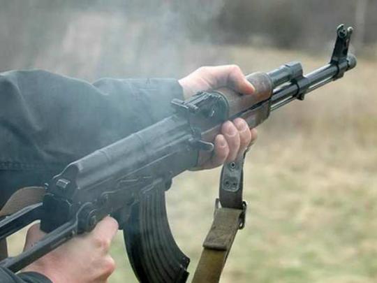Во Львовской области участник дорожной аварии, угрожая автоматом, отобрал автомобиль у своего обидчика