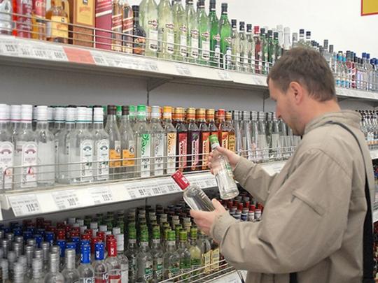 Вскоре бутылка водки подорожает на 20 гривен, коньяка — на 40 грн., а вина — на 10 грн.