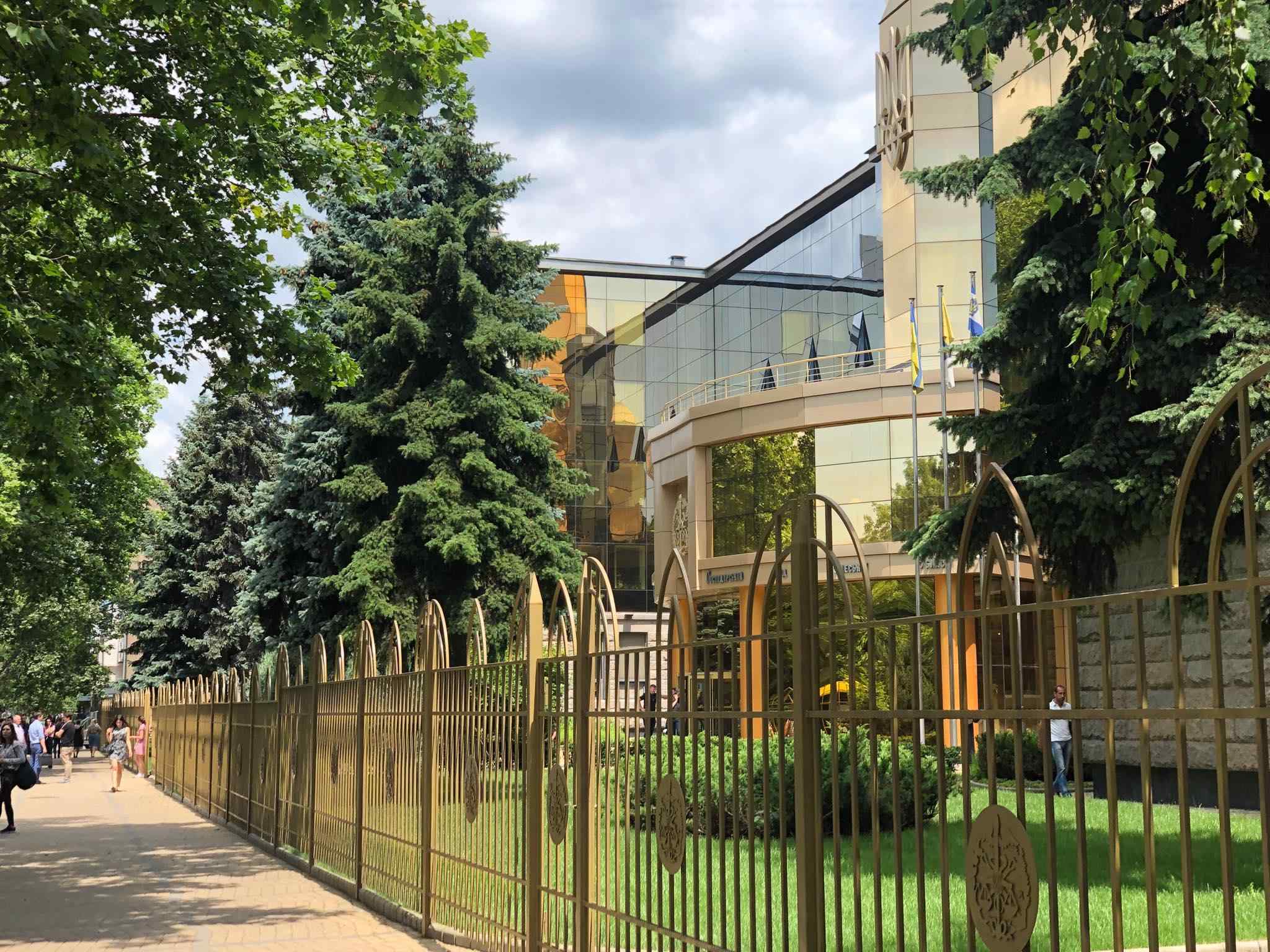 Второй раз за день: полиция снова ищет взрывчатку в одном из судов Одессы