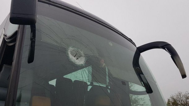 9 мая в Украине: неизвестные бросили камни в автобус с людьми возле Кривого Рога