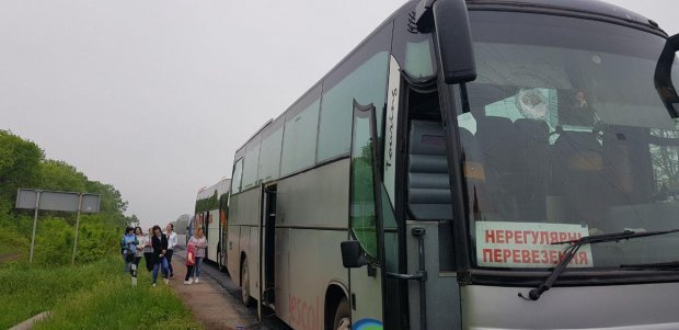 9 мая в Украине: неизвестные бросили камни в автобус с людьми возле Кривого Рога