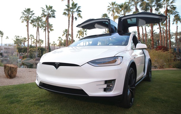 Беспилотные такси с 2020 года. Что показала TeslaСюжет