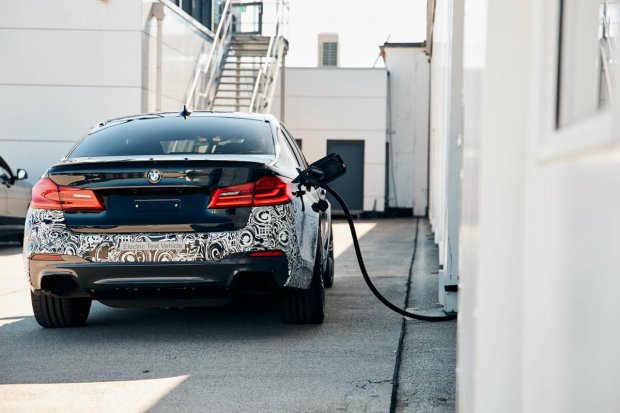 BMW представила убийцу Tesla Model S