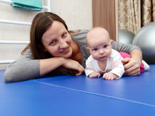 Чай, музыка и свечи: как проходят домашние роды в киевском роддоме