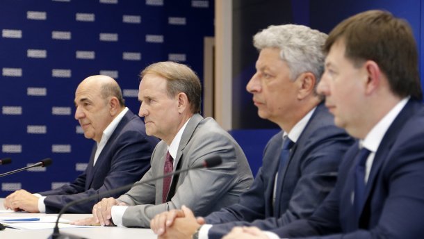 Чи впливають поїздки Медведчука, Бойка та Рабіновича до Росії на рейтинг партії