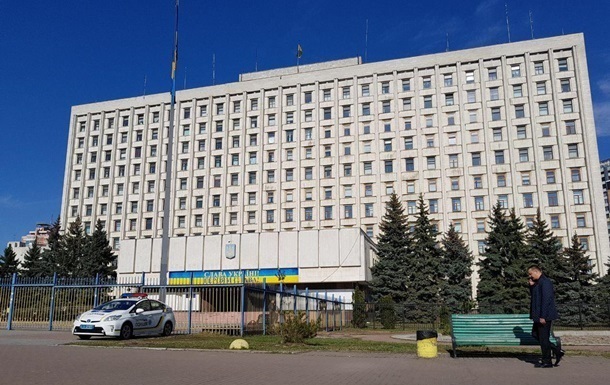 ЦИК зарегистрировала более 20 кандидатов в нардепы