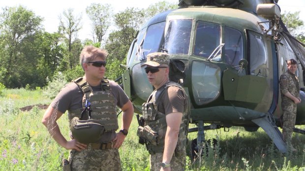 Данилюк с делегацией СНБО приехал на Донбасс: фото и видео