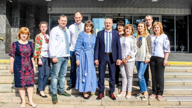 День вышиванки: как празднуют украинцы в разных городах – невероятные фото и видео