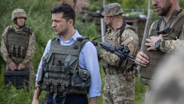 Дерзкое нападение, – Зеленский о смертельном обстреле авто ВСУ и председателе Донецкой ВГА