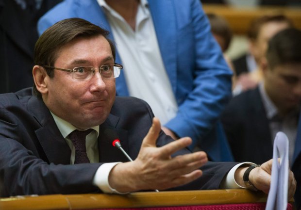 Дно і сором: чому з Верховної Ради хочуть вигнати журналістів