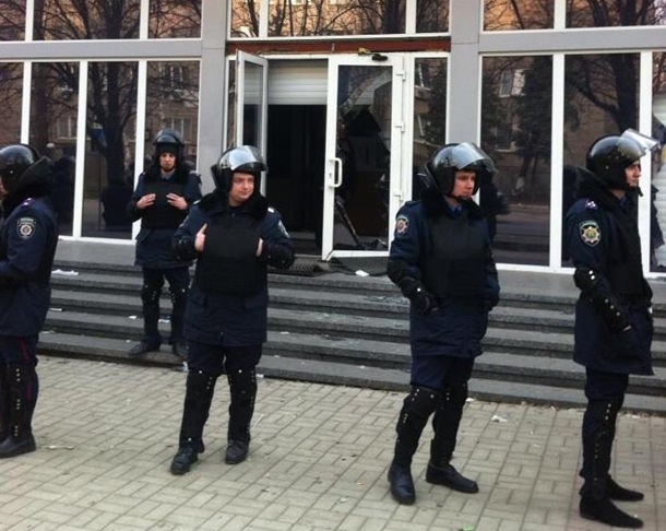 Донецкий митинг: онлайн-трансляция. Захвачено СБУ, собираются штурмовать офис АхметоваСюжет