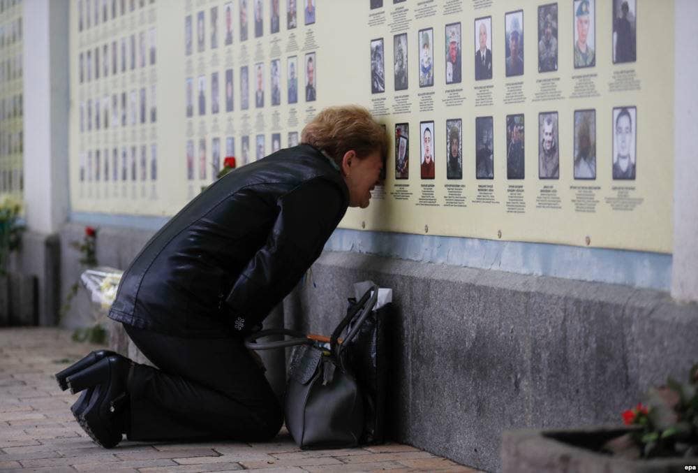 Душа разрывается от этих фото: в Киеве прошел марш матерей и жен погибших участников ООС (фото)