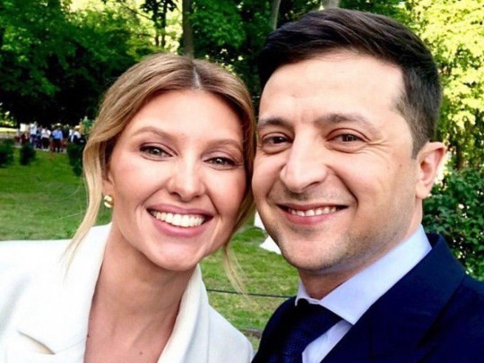 Елена Зеленская пришла на инаугурацию мужа в лаконичном наряде (фото)