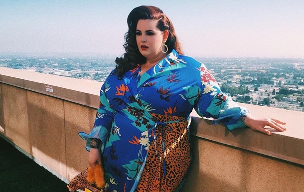 Фото модели plus-size со свиньей раскритиковали в сети