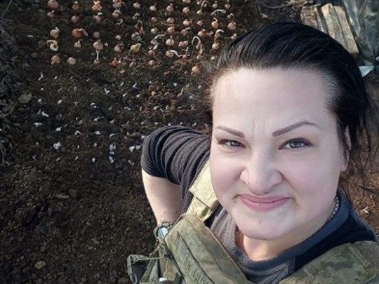 Гибель «Ведьмы» на Донбассе: сотни людей пришли проститься с Яной Червоной (фото, видео)