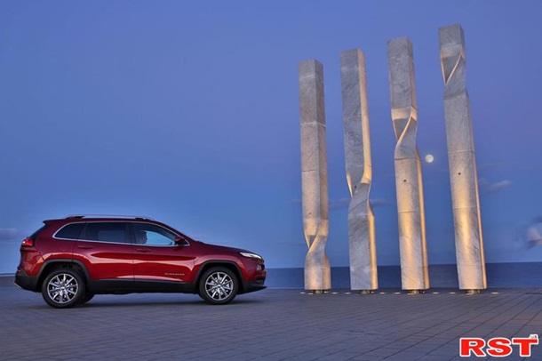 Jeep рассекретил европейскую версию нового Cherokee