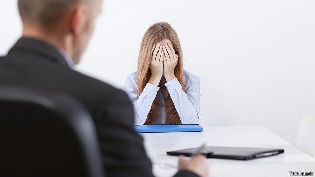 Как унять дрожь в коленках на рабочем собеседованииСюжет