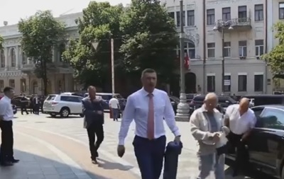 Кличко не пускали на торжественное заседание Рады