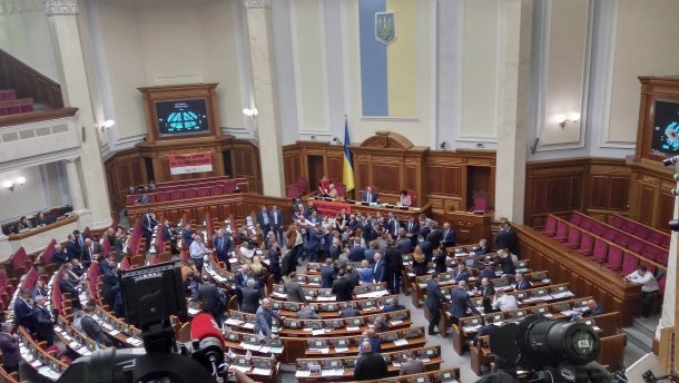 Кто из народных депутатов самый богатый и сколько избранников живет только на зарплату