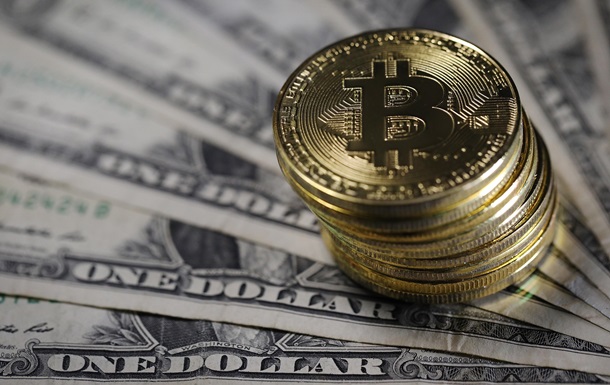 Курс биткойна превысил $8000