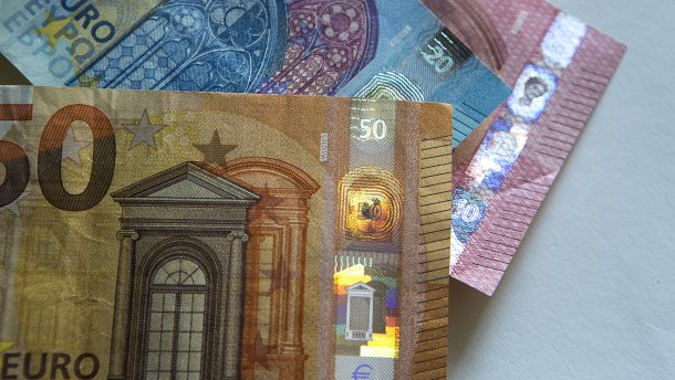Курс валют на 1 липня: долар та євро ледь додали в ціні