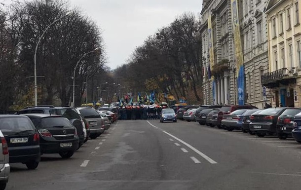 Львовскую ОГА пикетируют шахтеры
