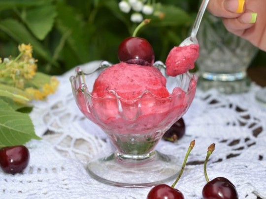 Легкий рецепт домашнего мороженого: быстро и вкусно, не требуется мороженица (фото)