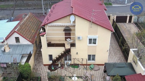 Мамин дом и квартира в Одессе: какую недвижимость декларирует и скрывает Геннадий Труханов