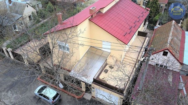 Мамин дом и квартира в Одессе: какую недвижимость декларирует и скрывает Геннадий Труханов
